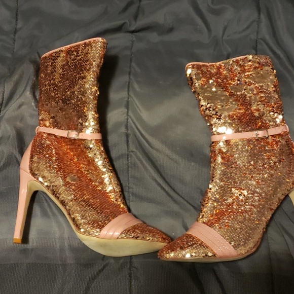 Shoes - Picture 2 of 3